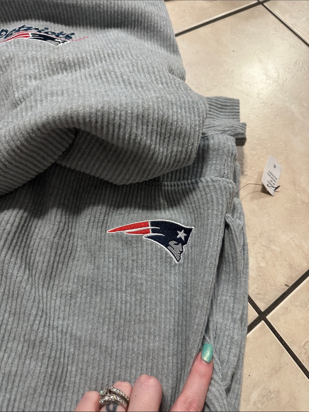 Grey Ribbed New England Patriots Hoodie & Jogger Set - Picture 4 of 6